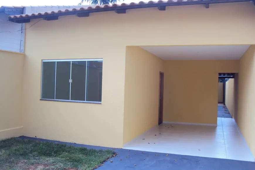 Foto 1 de Casa com 3 Quartos para alugar, 96m² em Jardim Presidente, Goiânia