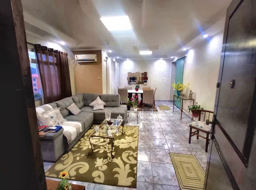 Foto 1 de Apartamento com 2 Quartos à venda, 125m² em Encruzilhada, Santos