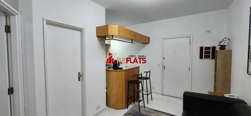 Foto 1 de Apartamento com 1 Quarto para alugar, 33m² em Moema, São Paulo