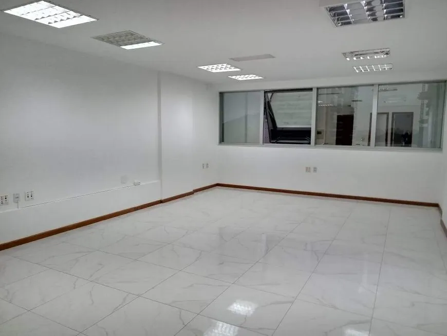 Foto 1 de Sala Comercial à venda, 42m² em Enseada do Suá, Vitória