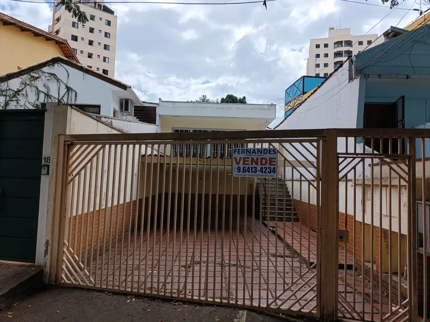 Foto 1 de Casa com 5 Quartos à venda, 237m² em Vila Ipojuca, São Paulo