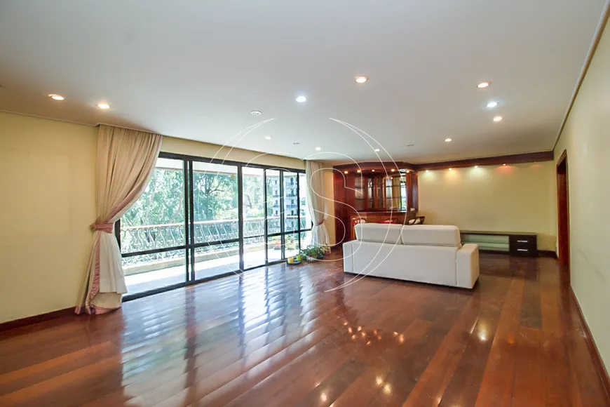 Foto 1 de Apartamento com 4 Quartos para venda ou aluguel, 330m² em Alto Da Boa Vista, São Paulo