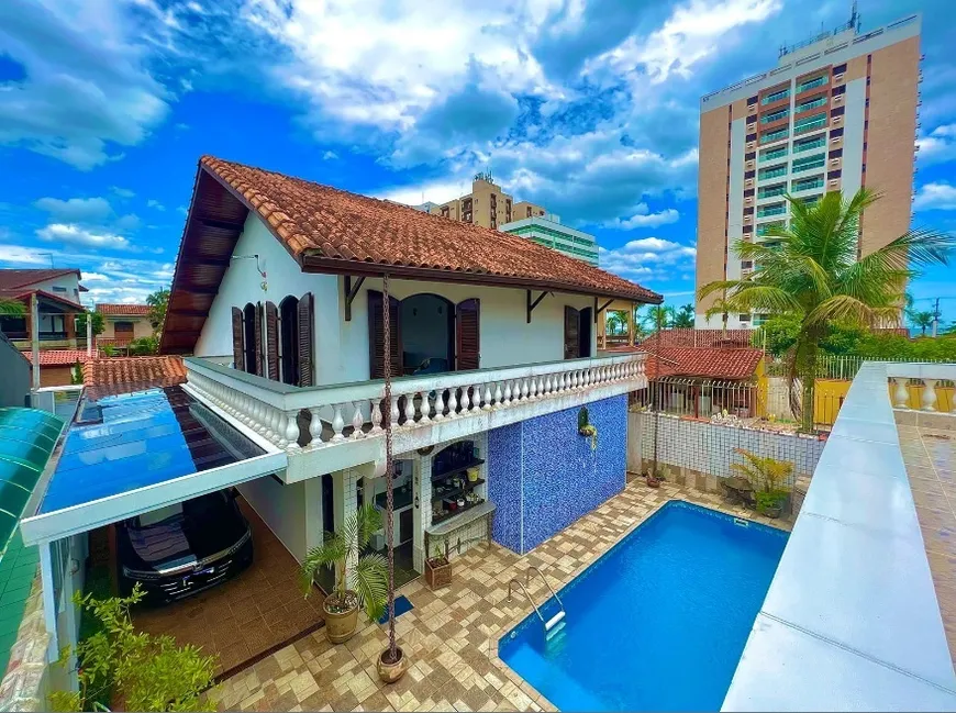 Foto 1 de Casa com 4 Quartos à venda, 330m² em Balneario Florida, Praia Grande