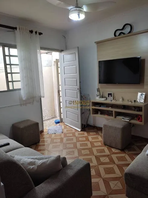 Foto 1 de Casa com 2 Quartos à venda, 100m² em Vila Caraguatá, São Paulo