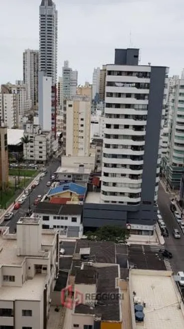 Foto 1 de Apartamento com 3 Quartos à venda, 135m² em Centro, Balneário Camboriú