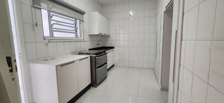 Foto 1 de Apartamento com 2 Quartos para alugar, 130m² em Cerqueira César, São Paulo