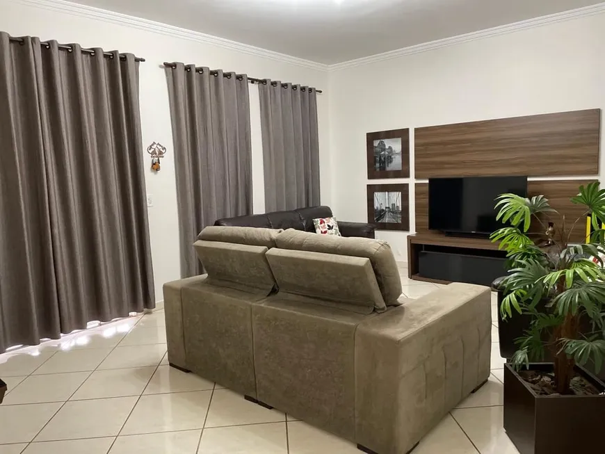 Foto 1 de Casa com 3 Quartos à venda, 175m² em Taguatinga Sul, Brasília