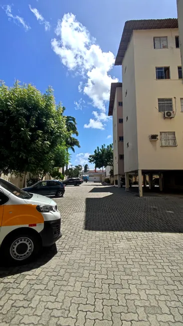 Foto 1 de Apartamento com 3 Quartos à venda, 60m² em Carlito Pamplona, Fortaleza