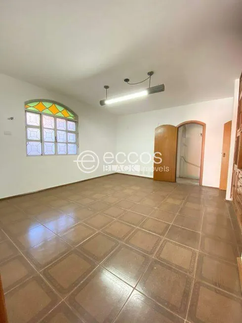 Foto 1 de Imóvel Comercial com 8 Quartos para alugar, 370m² em Osvaldo Rezende, Uberlândia