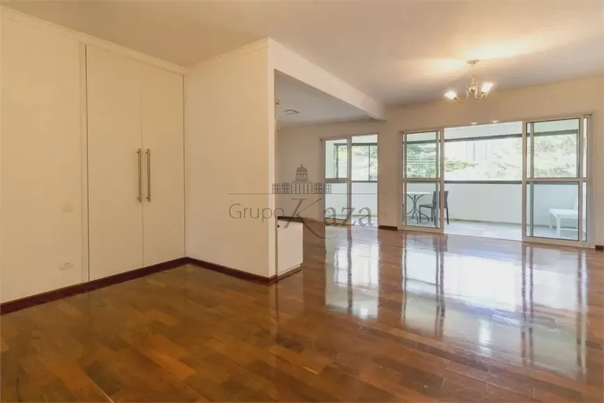 Foto 1 de Apartamento com 3 Quartos à venda, 140m² em Moema, São Paulo