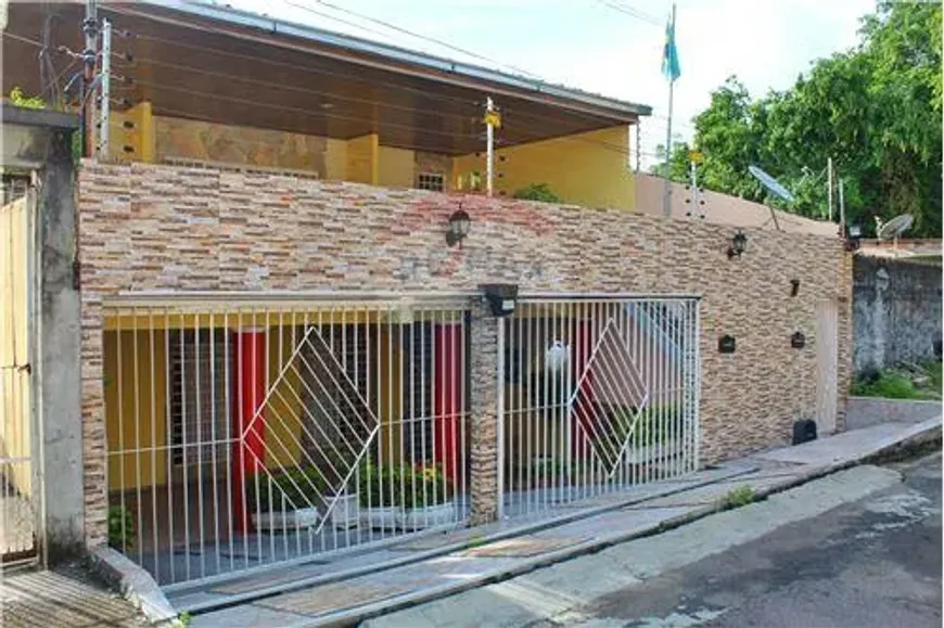 Foto 1 de Casa com 6 Quartos à venda, 451m² em Petrópolis, Manaus