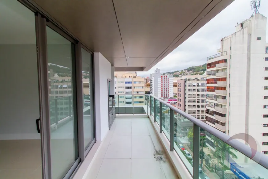 Foto 1 de Apartamento com 3 Quartos à venda, 136m² em Beira Mar, Florianópolis
