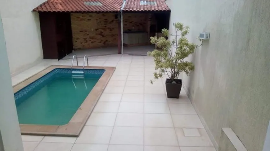 Foto 1 de Casa com 3 Quartos à venda, 160m² em Glória, Macaé