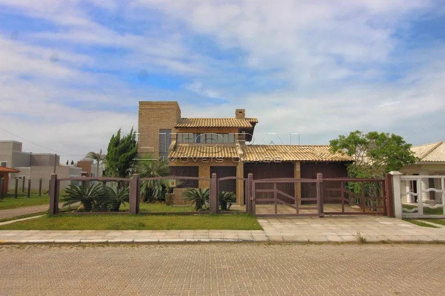 Foto 1 de Casa com 4 Quartos à venda, 143m² em Remanso, Xangri-lá