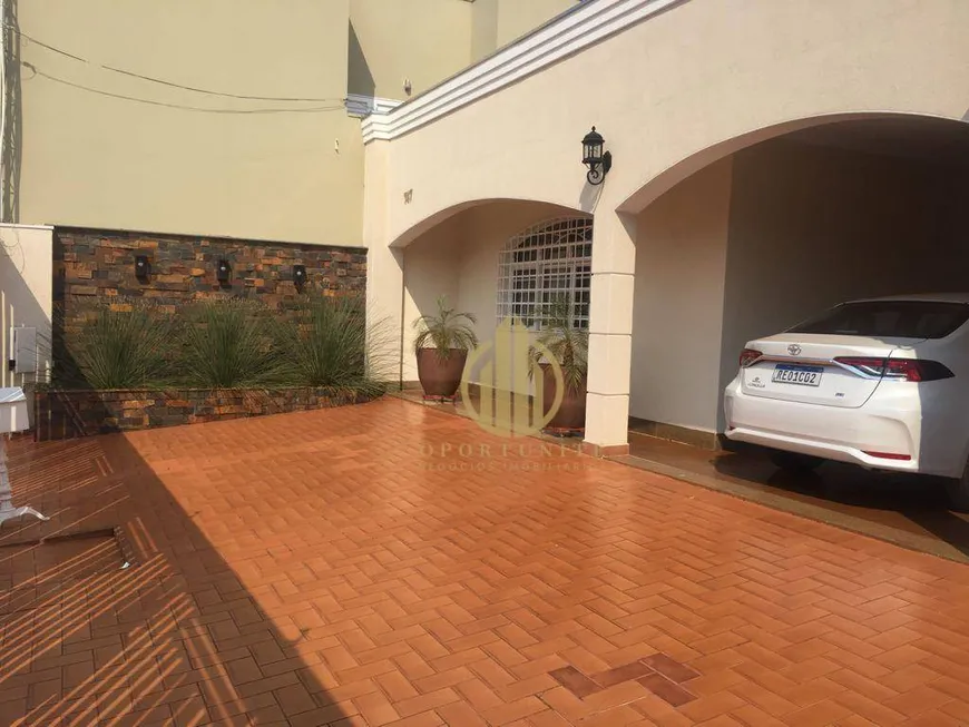 Foto 1 de Casa com 3 Quartos à venda, 262m² em Centro, Jardinópolis