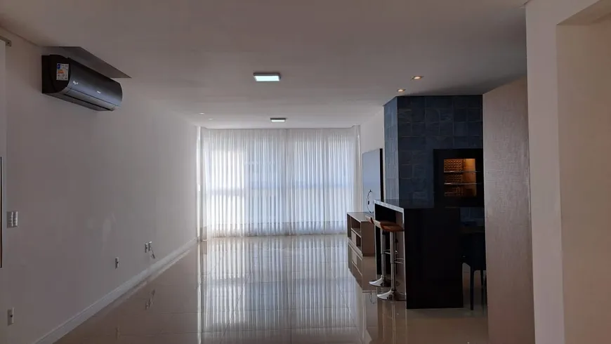 Foto 1 de Apartamento com 3 Quartos para alugar, 135m² em Centro, Balneário Camboriú