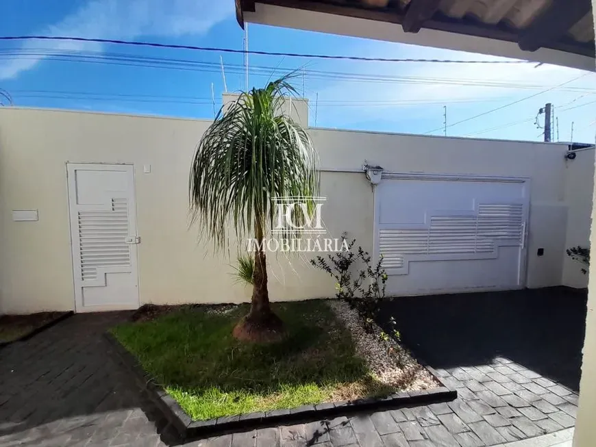 Foto 1 de Casa com 3 Quartos à venda, 180m² em Jardim Patrícia, Uberlândia