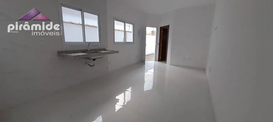 Foto 1 de Casa com 2 Quartos à venda, 58m² em Balneário dos Golfinhos , Caraguatatuba