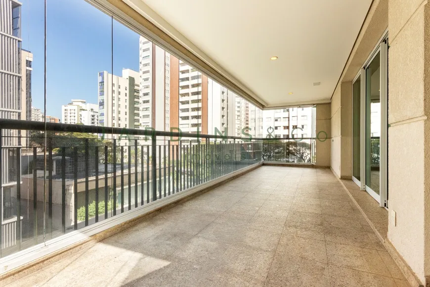 Foto 1 de Apartamento com 3 Quartos para venda ou aluguel, 231m² em Vila Nova Conceição, São Paulo