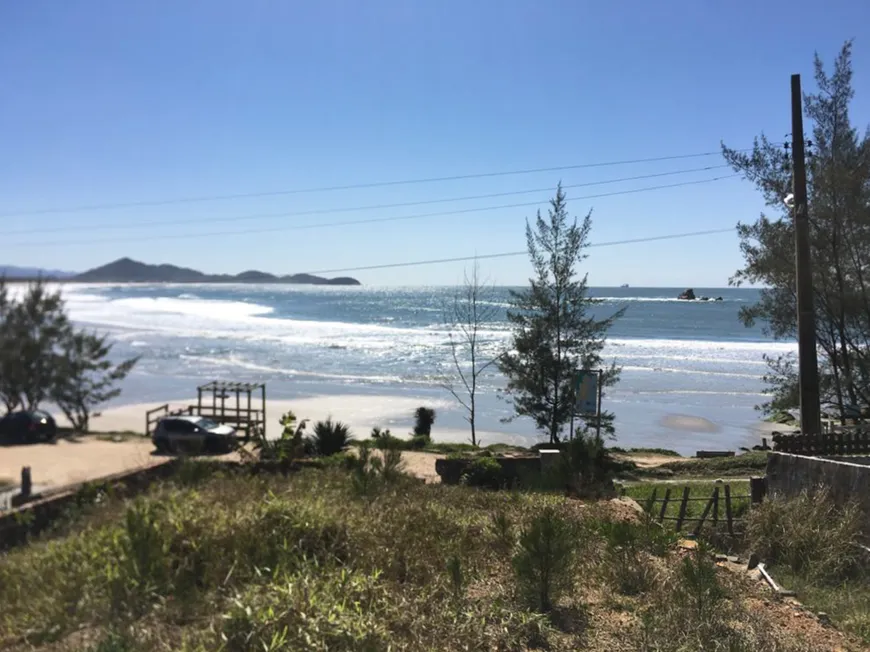 Foto 1 de Lote/Terreno à venda, 586m² em Praia da Ribanceira, Imbituba