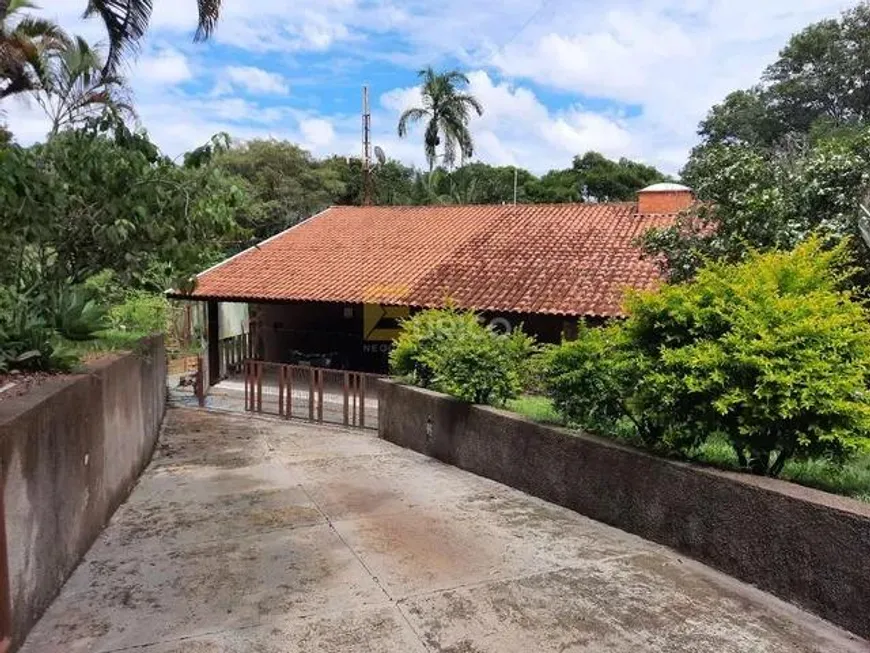 Foto 1 de Fazenda/Sítio com 4 Quartos à venda, 330m² em Chácaras Polozzi, Louveira