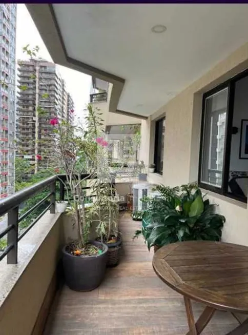 Foto 1 de Apartamento com 2 Quartos à venda, 80m² em Barra da Tijuca, Rio de Janeiro