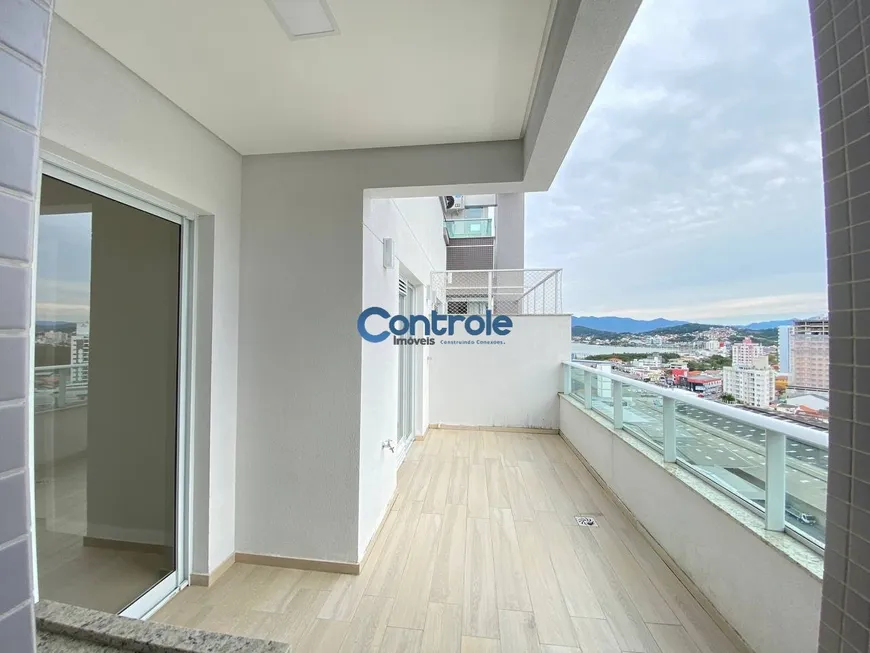 Foto 1 de Apartamento com 2 Quartos à venda, 118m² em Kobrasol, São José