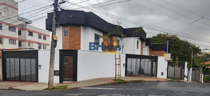 Foto 1 de Casa com 3 Quartos à venda, 176m² em Planalto, Belo Horizonte