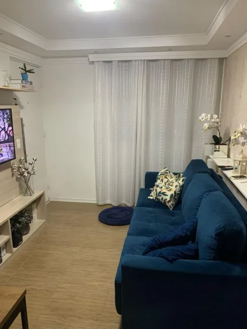 Foto 1 de Apartamento com 2 Quartos à venda, 42m² em Jardim Mirna, Taboão da Serra