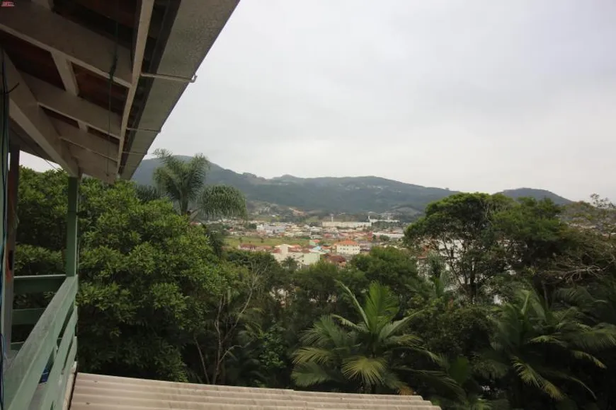 Foto 1 de Fazenda/Sítio com 5 Quartos à venda, 190m² em Jardim Janaína, Biguaçu
