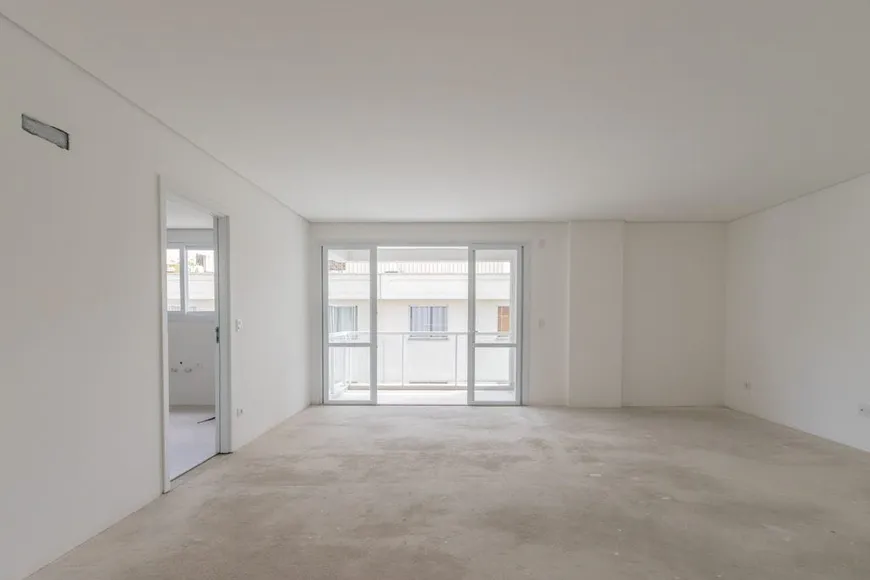 Foto 1 de Apartamento com 4 Quartos à venda, 150m² em Água Verde, Curitiba