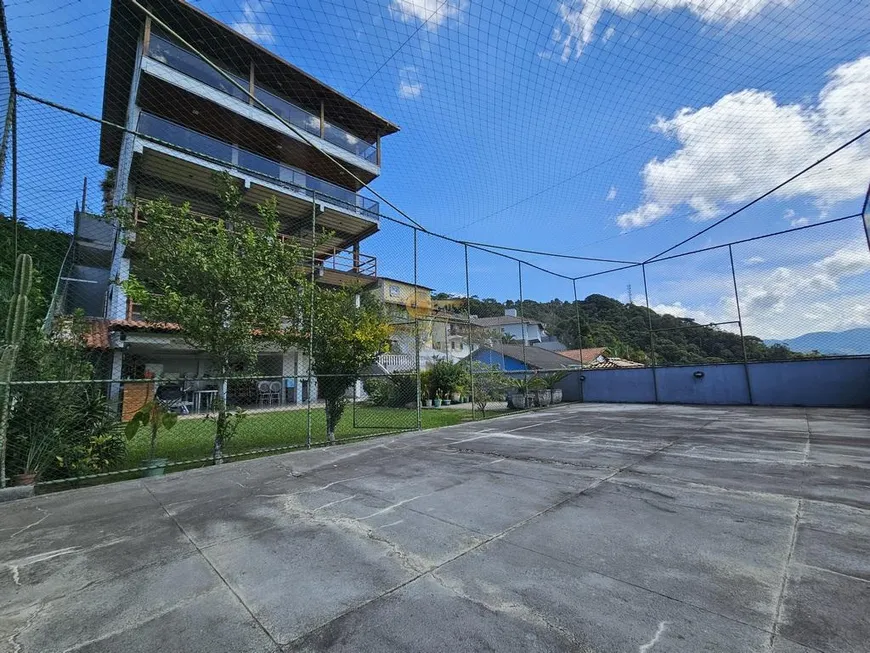 Foto 1 de Casa de Condomínio com 3 Quartos à venda, 265m² em Varzea, Teresópolis