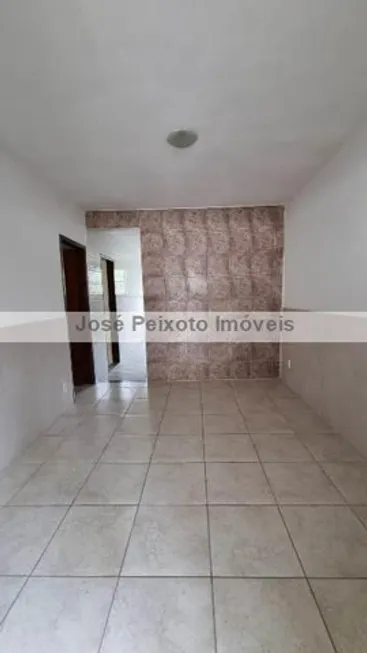 Foto 1 de Casa com 2 Quartos para alugar, 70m² em Campo Grande, Rio de Janeiro