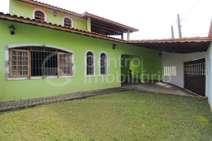 Foto 1 de Casa com 5 Quartos à venda, 220m² em Belmira Novaes, Peruíbe