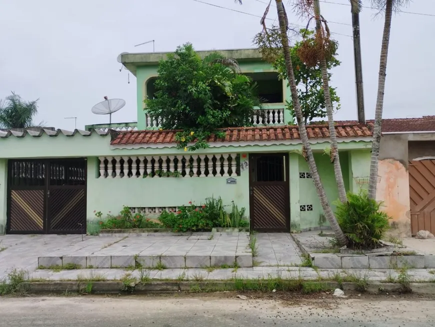 Foto 1 de Sobrado com 4 Quartos à venda, 300m² em Balneário Gaivota, Itanhaém