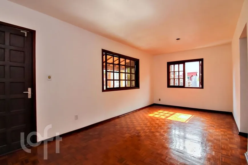 Foto 1 de Casa com 4 Quartos à venda, 228m² em Ipanema, Porto Alegre