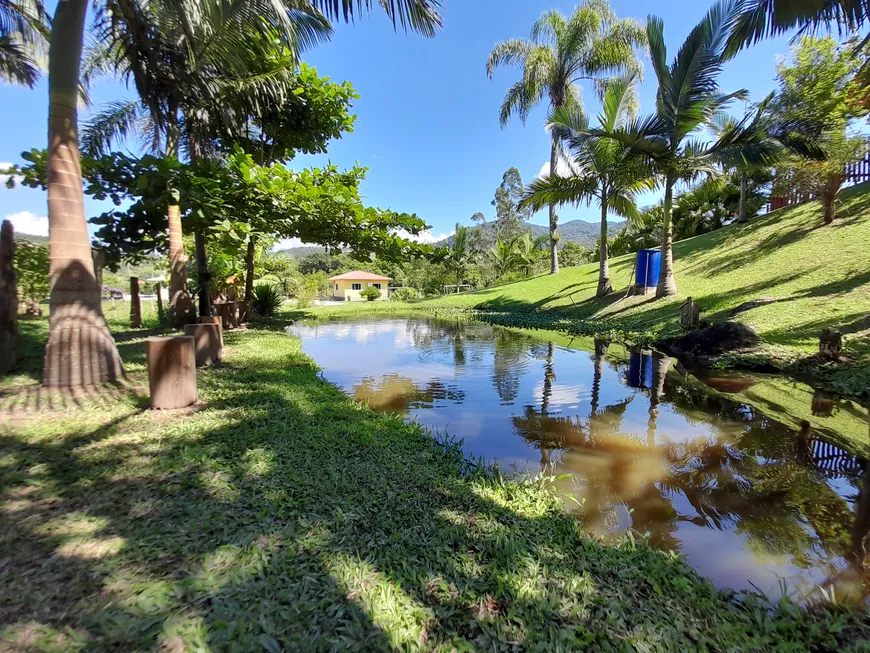 Foto 1 de Fazenda/Sítio com 3 Quartos à venda, 4500m² em Três Riachos, Biguaçu