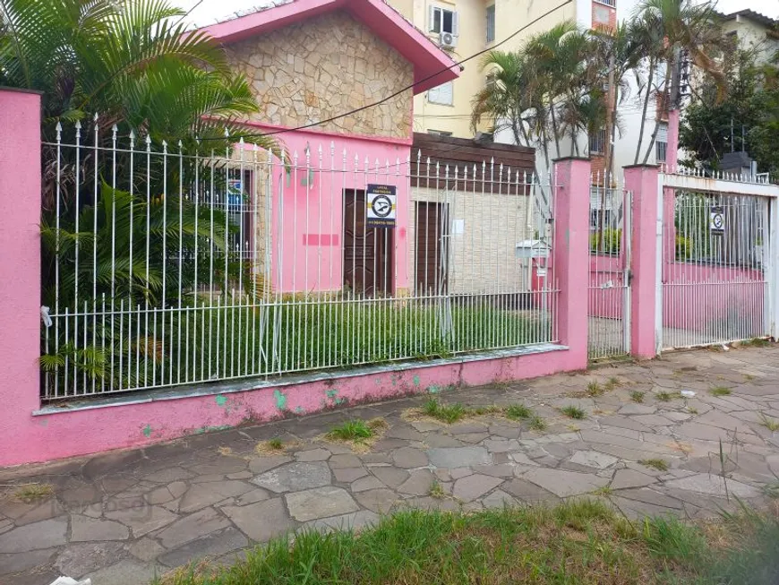 Foto 1 de Casa com 3 Quartos para alugar, 230m² em São Sebastião, Porto Alegre