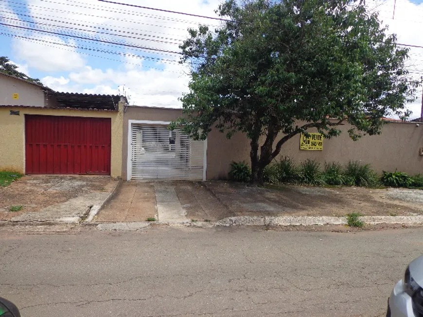 Foto 1 de Casa com 3 Quartos à venda, 370m² em Jardim Califórnia, Goiânia