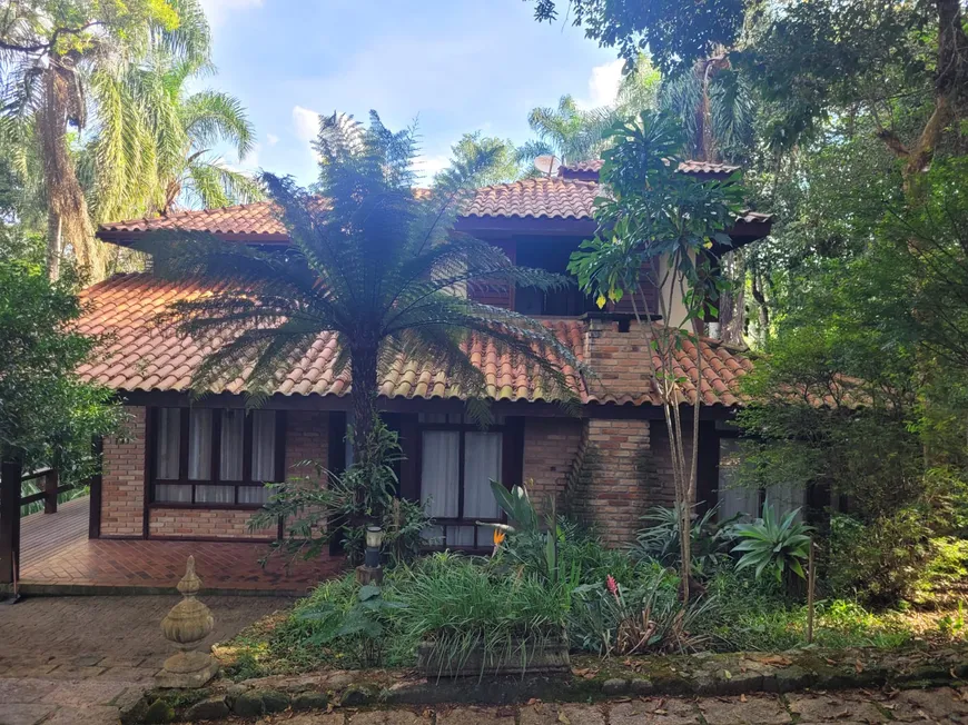 Foto 1 de Casa com 4 Quartos à venda, 219m² em Parque Petrópolis, Mairiporã