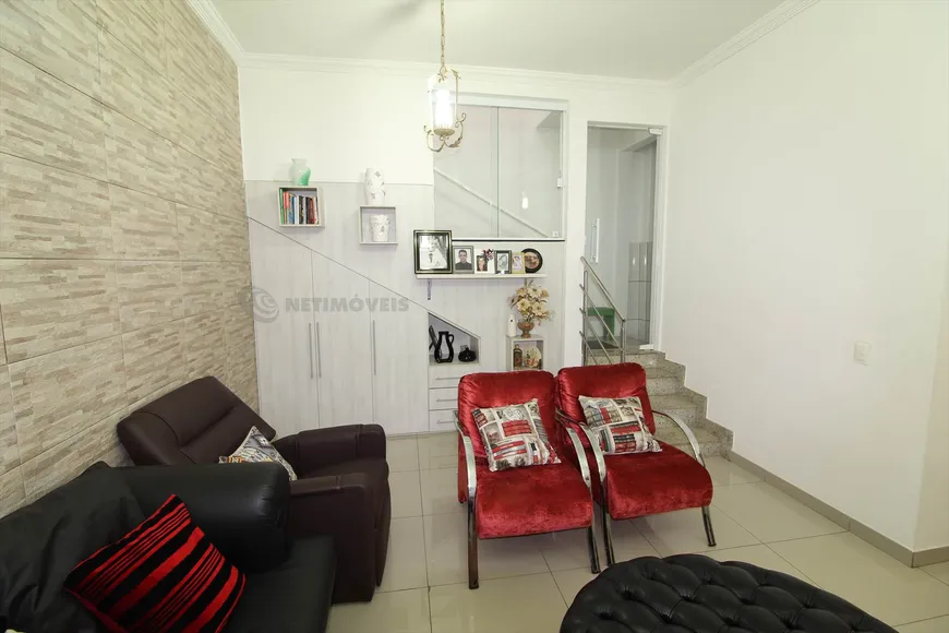 Foto 1 de Casa com 4 Quartos à venda, 140m² em Dona Clara, Belo Horizonte