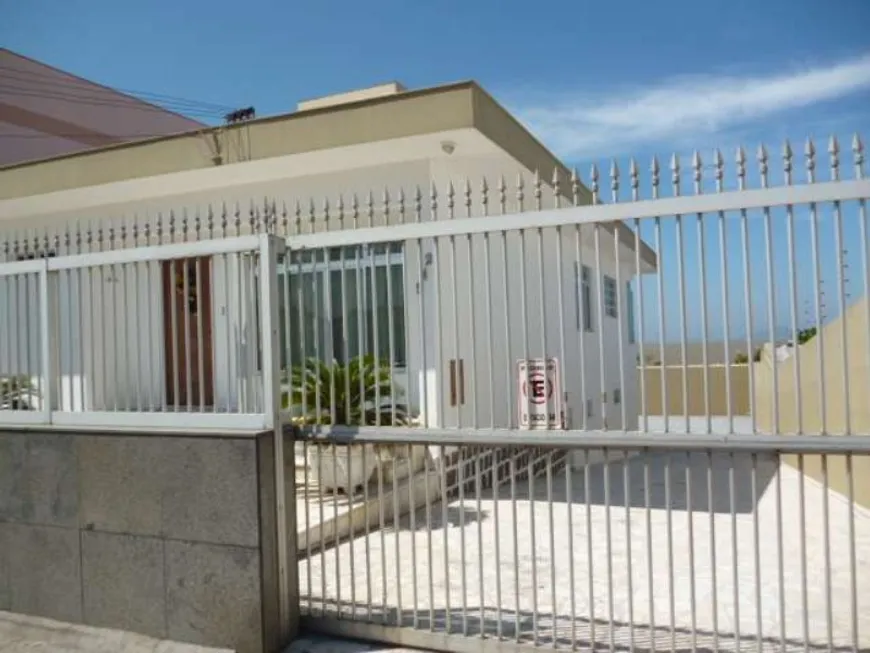 Foto 1 de Casa de Condomínio com 3 Quartos à venda, 140m² em Barreiros, São José