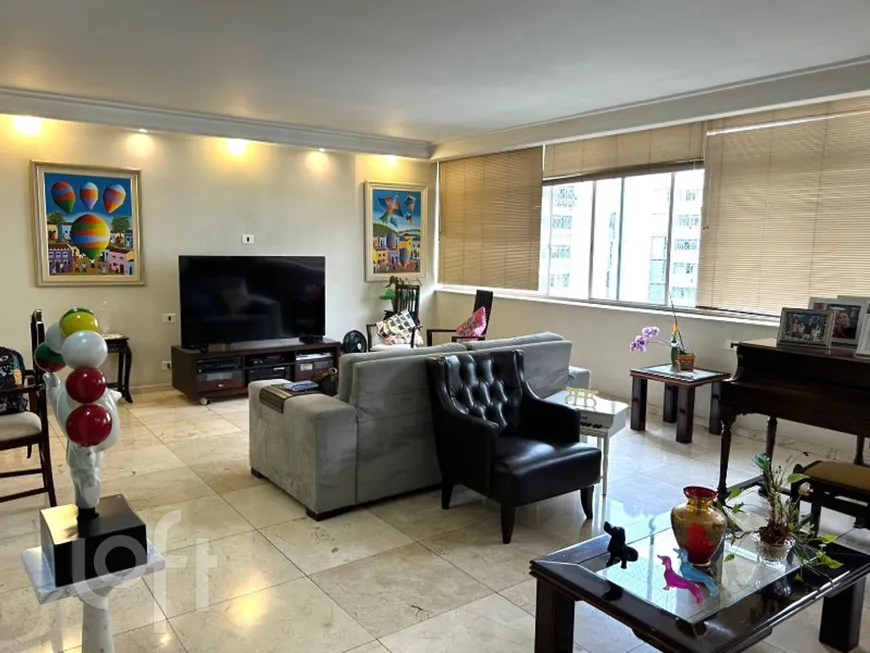 Foto 1 de Apartamento com 4 Quartos à venda, 200m² em Itaim Bibi, São Paulo