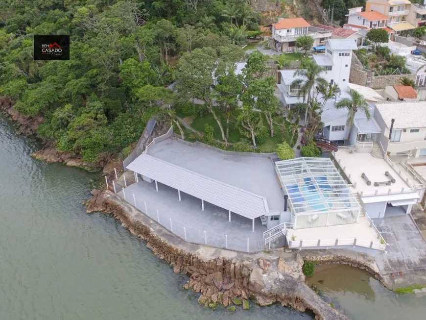 Foto 1 de Casa com 7 Quartos à venda, 800m² em Praia de Fora, Palhoça