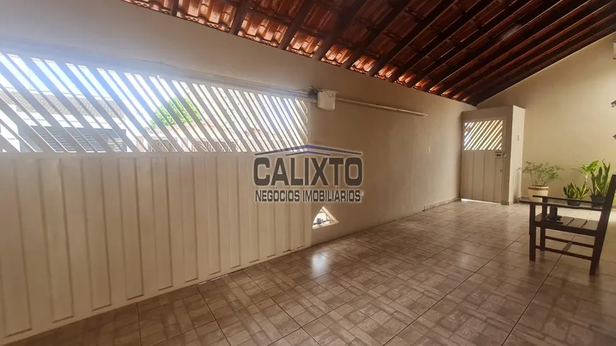 Foto 1 de Casa com 4 Quartos à venda, 190m² em Pacaembu, Uberlândia