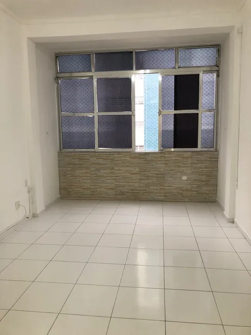 Foto 1 de Kitnet à venda, 28m² em Boqueirão, Santos