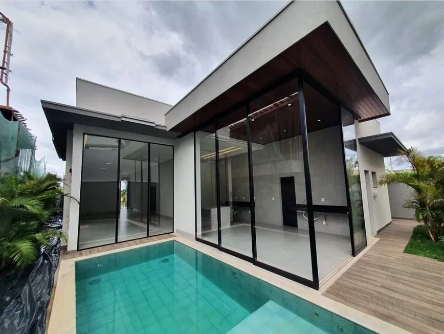 Foto 1 de Casa com 4 Quartos à venda, 256m² em Condominio Cyrela Landscape, Uberlândia