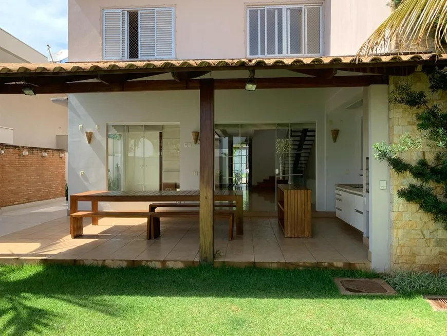 Foto 1 de Casa de Condomínio com 4 Quartos para alugar, 374m² em Jardim Florença, Goiânia