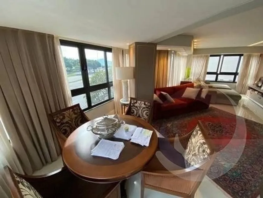 Foto 1 de Apartamento com 3 Quartos à venda, 157m² em Beira Mar, Florianópolis