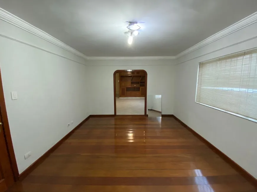 Foto 1 de Casa com 4 Quartos à venda, 266m² em Centro, Uberlândia